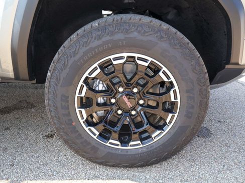 New 2026 GMC Canyon AT4 w/ Technology Plus Package AWD/4WD image 34