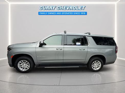 Used 2023 Chevrolet Suburban LT w/ Luxury Package AWD/4WD image 8
