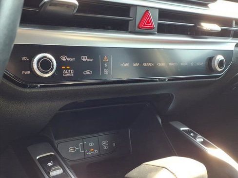 Used 2024 Kia Sorento S image 14