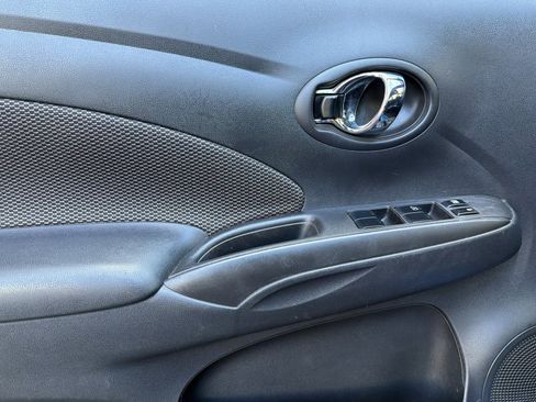 Used 2017 Nissan Versa SV image 12