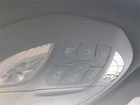 New 2026 Chrysler Pacifica Limited w/ Uconnect Theater Family Group image 33