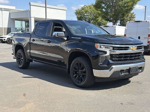Used 2024 Chevrolet Silverado 1500 LT AWD/4WD image 14