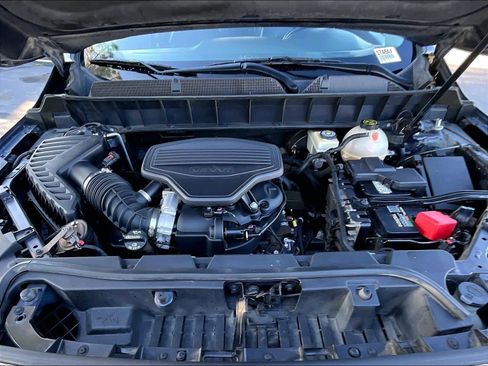 Used 2018 GMC Acadia SLT image 13