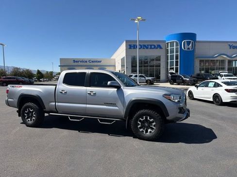 Used 2020 Toyota Tacoma TRD Off-Road w/ TRD Premium Off Road Package AWD/4WD image 1