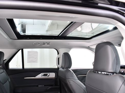 New 2025 Ford Explorer Active w/ Active Comfort Package image 18