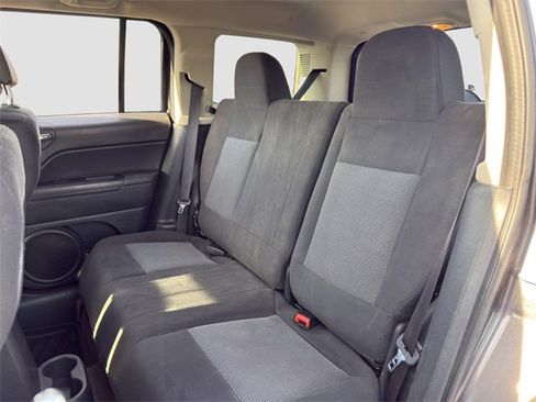 Used 2016 Jeep Patriot Sport w/ Power Value Group image 13