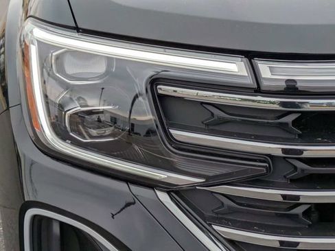 New 2026 Volkswagen Atlas SE FWD image 10