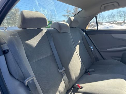 Used 2013 Toyota Corolla LE image 16