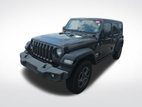 Used 2018 Jeep Wrangler Unlimited Sport S AWD/4WD image 3