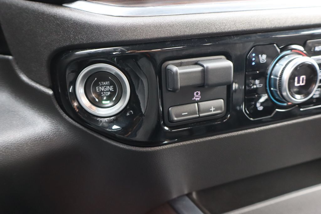 Used 2024 GMC Sierra 1500 SLT w/ SLT Premium Plus Package AWD/4WD image 12