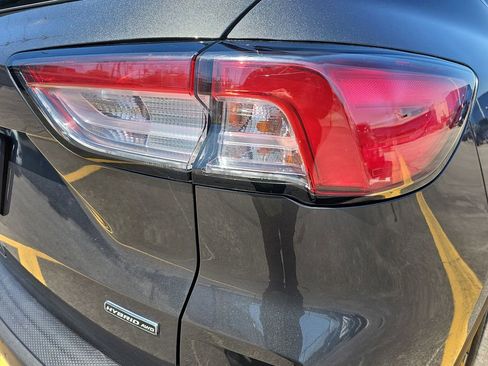 Used 2020 Ford Escape Titanium AWD/4WD image 34