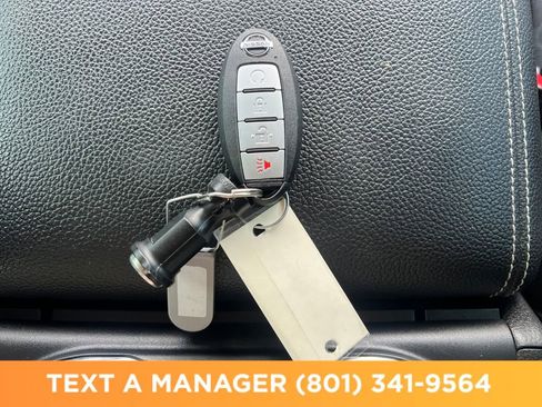 Used 2021 Nissan Titan SV w/ SV Convenience Package AWD/4WD image 27