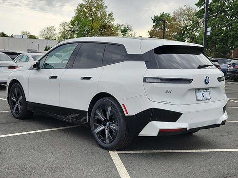 Certified 2023 BMW iX xDrive50 w/ Sport Package AWD/4WD image 4