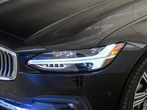 Certified 2023 Volvo S90 B6 Plus AWD/4WD image 9