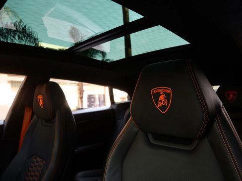 Used 2022 Lamborghini Urus Base image 20