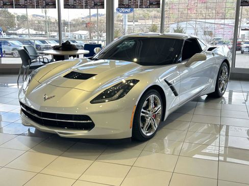 Used 2016 Chevrolet Corvette Stingray Coupe image 6