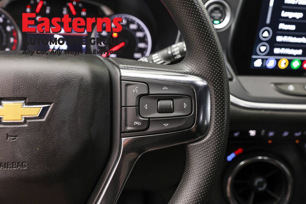 Used 2025 Chevrolet Blazer LT FWD image 16