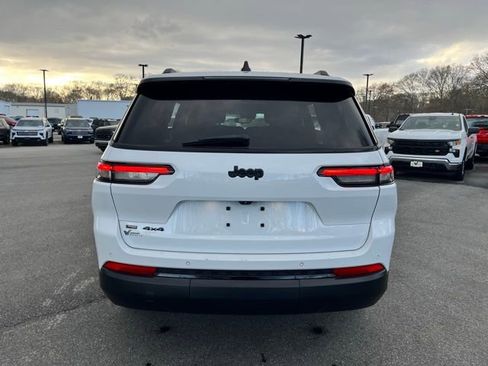 Used 2022 Jeep Grand Cherokee L Laredo AWD/4WD image 7