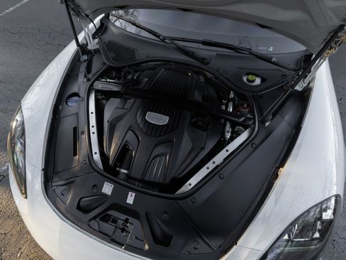 Used 2017 Porsche Panamera image 73