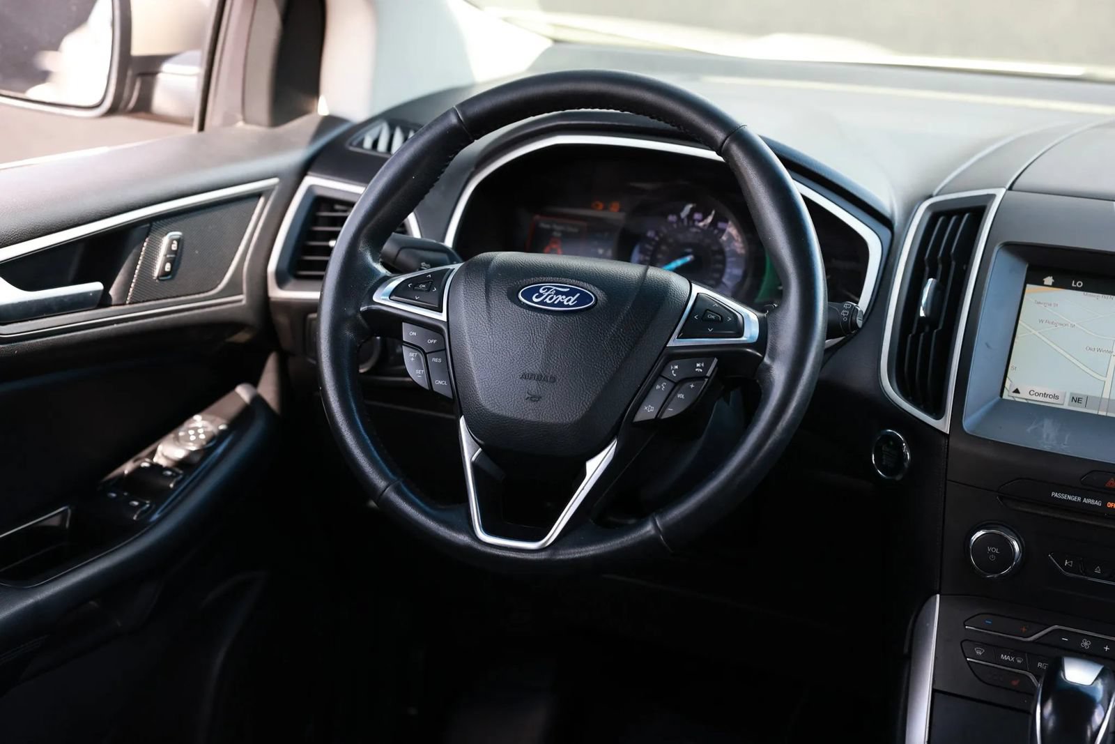 Used 2018 Ford Edge SEL w/ Equipment Group 201A FWD image 31