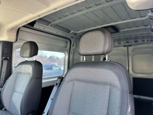 New 2026 RAM ProMaster 2500 w/ Quick Order Package 22G SLT image 11