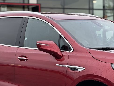 Used 2024 Buick Enclave Premium image 4