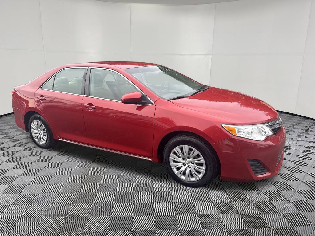 Used 2012 Toyota Camry LE FWD image 3