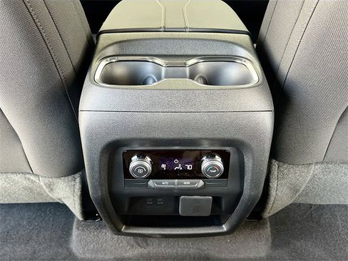 New 2026 GMC Acadia Elevation image 18