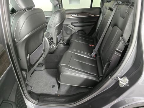 New 2025 Jeep Grand Cherokee Limited w/ Black Appearance Package image 26