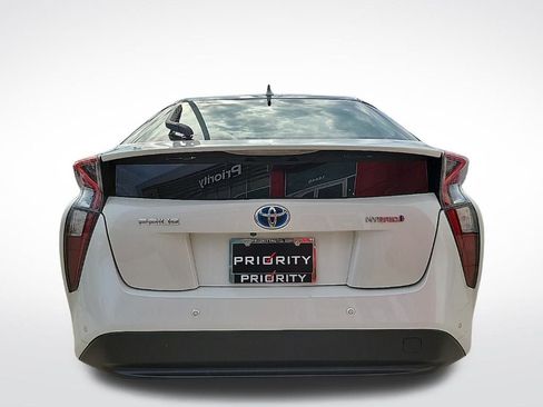 Used 2018 Toyota Prius Four image 4