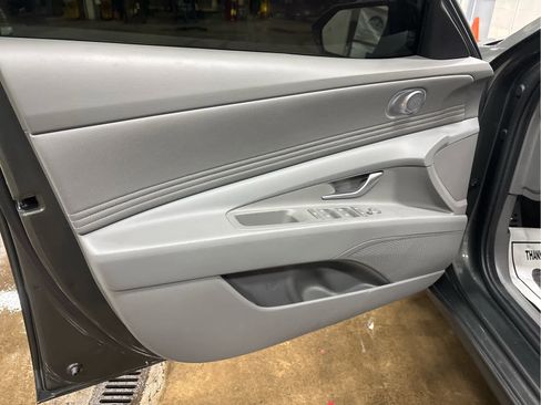 Used 2025 Hyundai Elantra Sport image 25