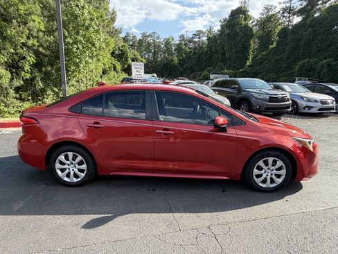 Used 2020 Toyota Corolla LE FWD image 6