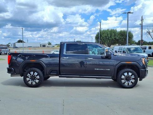 Used 2024 GMC Sierra 3500 Denali w/ Denali Reserve Package AWD/4WD image 2