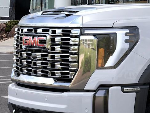 New 2026 GMC Sierra 3500 Denali w/ Denali Reserve Package AWD/4WD image 13