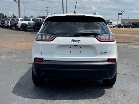 Used 2019 Jeep Cherokee Latitude Plus FWD image 4
