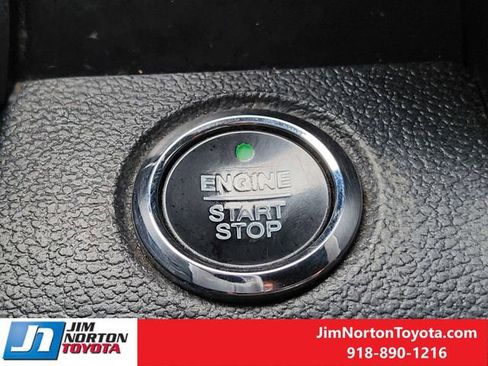 Used 2015 Ford F150 Platinum w/ Equipment Group 701A Luxury AWD/4WD image 23