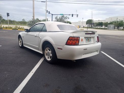 Used 1999 Ford Mustang Convertible RWD image 4