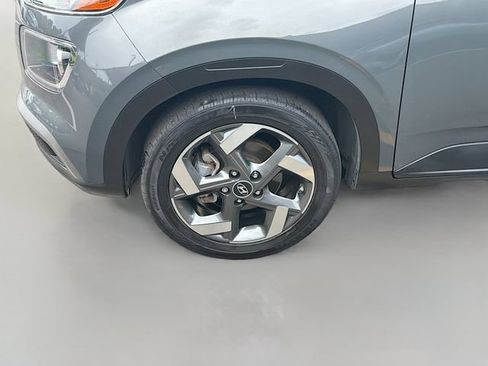 Certified 2024 Hyundai Venue SEL FWD image 28