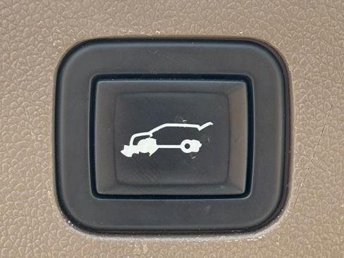 Used 2021 GMC Yukon Denali w/ Denali Ultimate Package AWD/4WD image 10