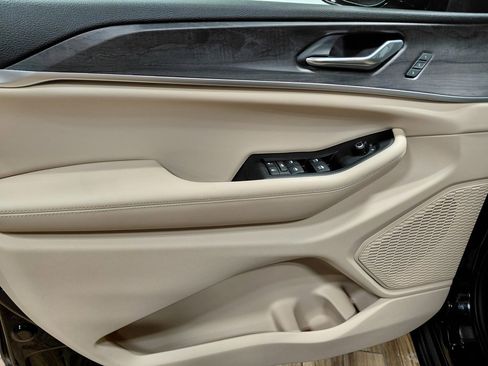 Certified 2025 Jeep Grand Cherokee L Limited image 46