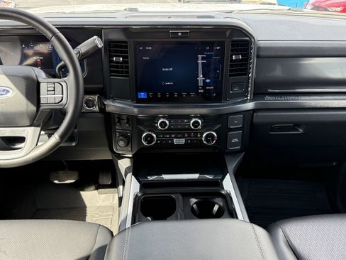 Used 2025 Ford F250 Lariat AWD/4WD image 18