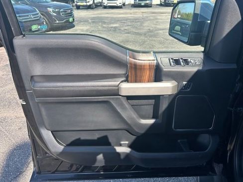 Used 2017 Ford F150 Lariat w/ Equipment Group 502A Luxury image 14