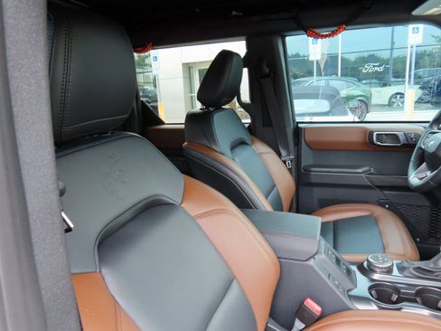 Used 2024 Ford Bronco Outer Banks image 26