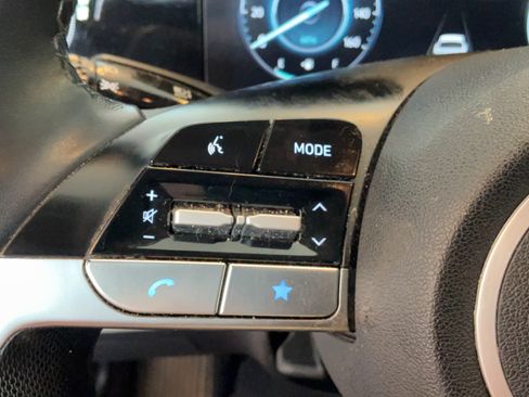 Used 2024 Hyundai Elantra Limited FWD image 13