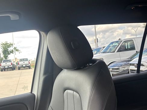 Used 2024 Mercedes-Benz GLB 250 image 13