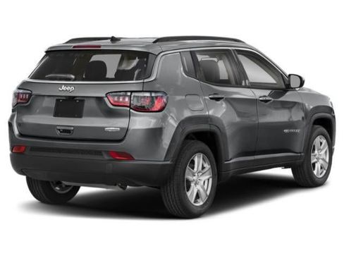 Used 2022 Jeep Compass Latitude w/ Convenience Group FWD image 3
