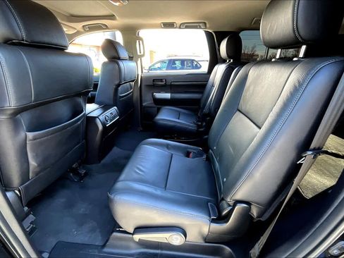 Used 2019 Toyota Sequoia TRD Sport image 19
