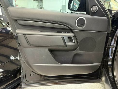 Used 2023 Land Rover Discovery Metropolitan Edition AWD/4WD image 16