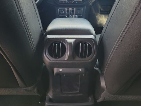 Used 2021 Jeep Wrangler Unlimited Sport AWD/4WD image 13