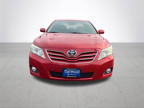 Used 2011 Toyota Camry XLE image 3